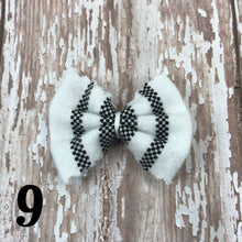 Load image into Gallery viewer, Heart Shaped Freshies with Bow